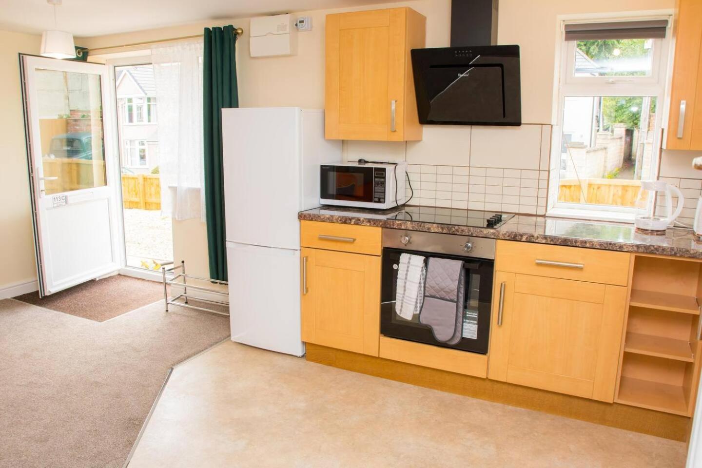Apartament Orange Lilly In Stroud With Free Parking Zewnętrze zdjęcie