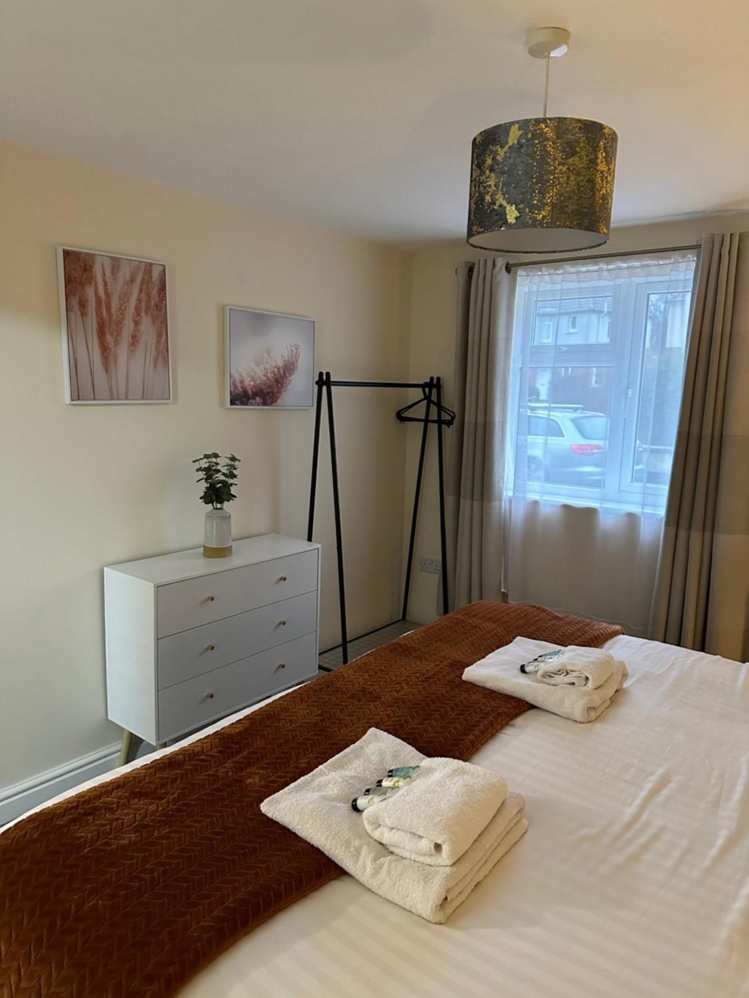 Apartament Orange Lilly In Stroud With Free Parking Zewnętrze zdjęcie