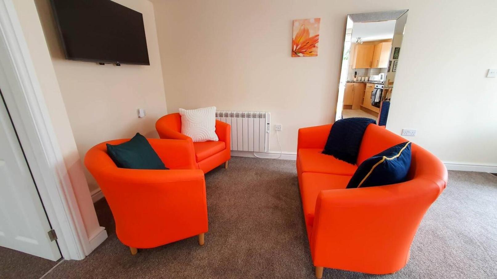Apartament Orange Lilly In Stroud With Free Parking Zewnętrze zdjęcie
