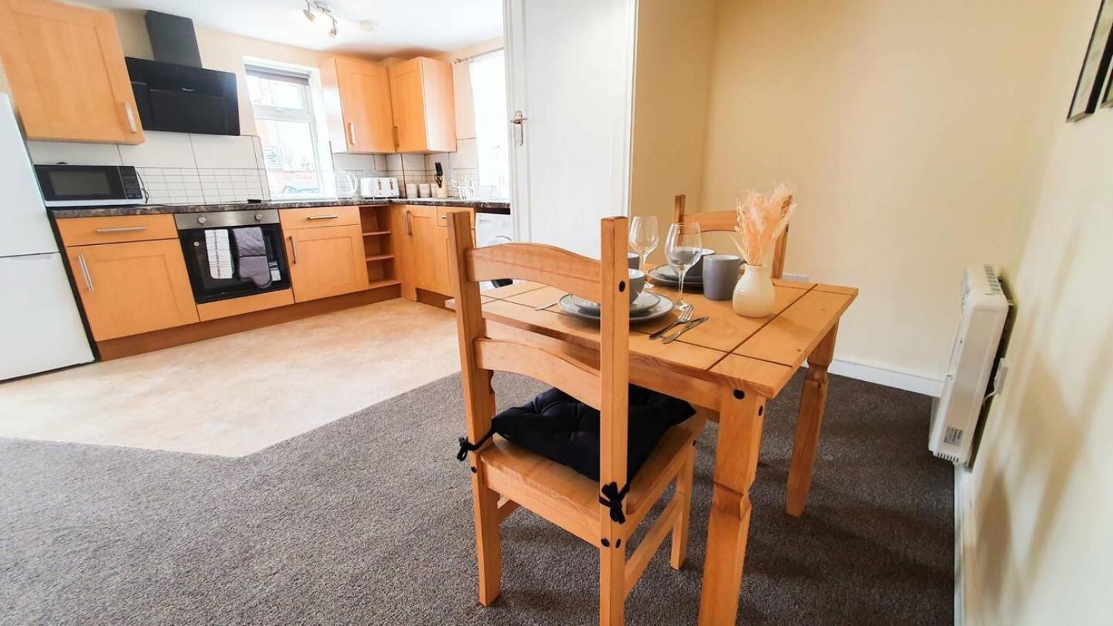 Apartament Orange Lilly In Stroud With Free Parking Zewnętrze zdjęcie